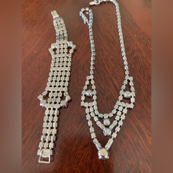 Vintage Jewelry Set - Picture 5 of 12